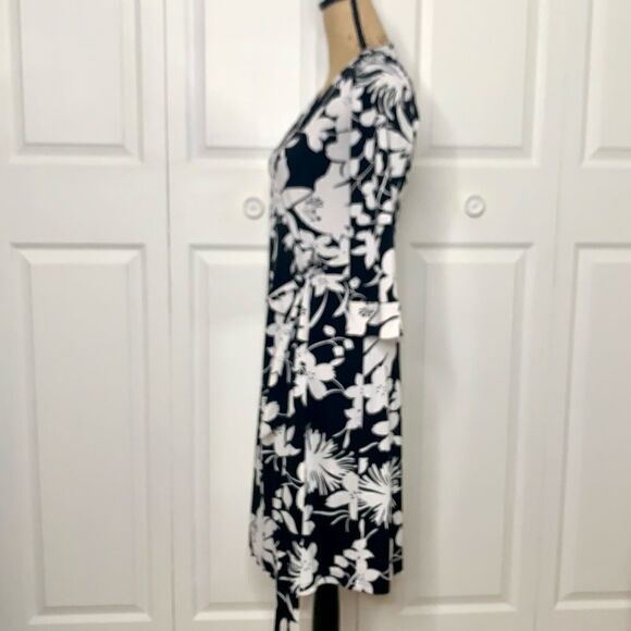 Tempo Paris Black &White Floral Print Wrap Dress - Picture 5 of 10